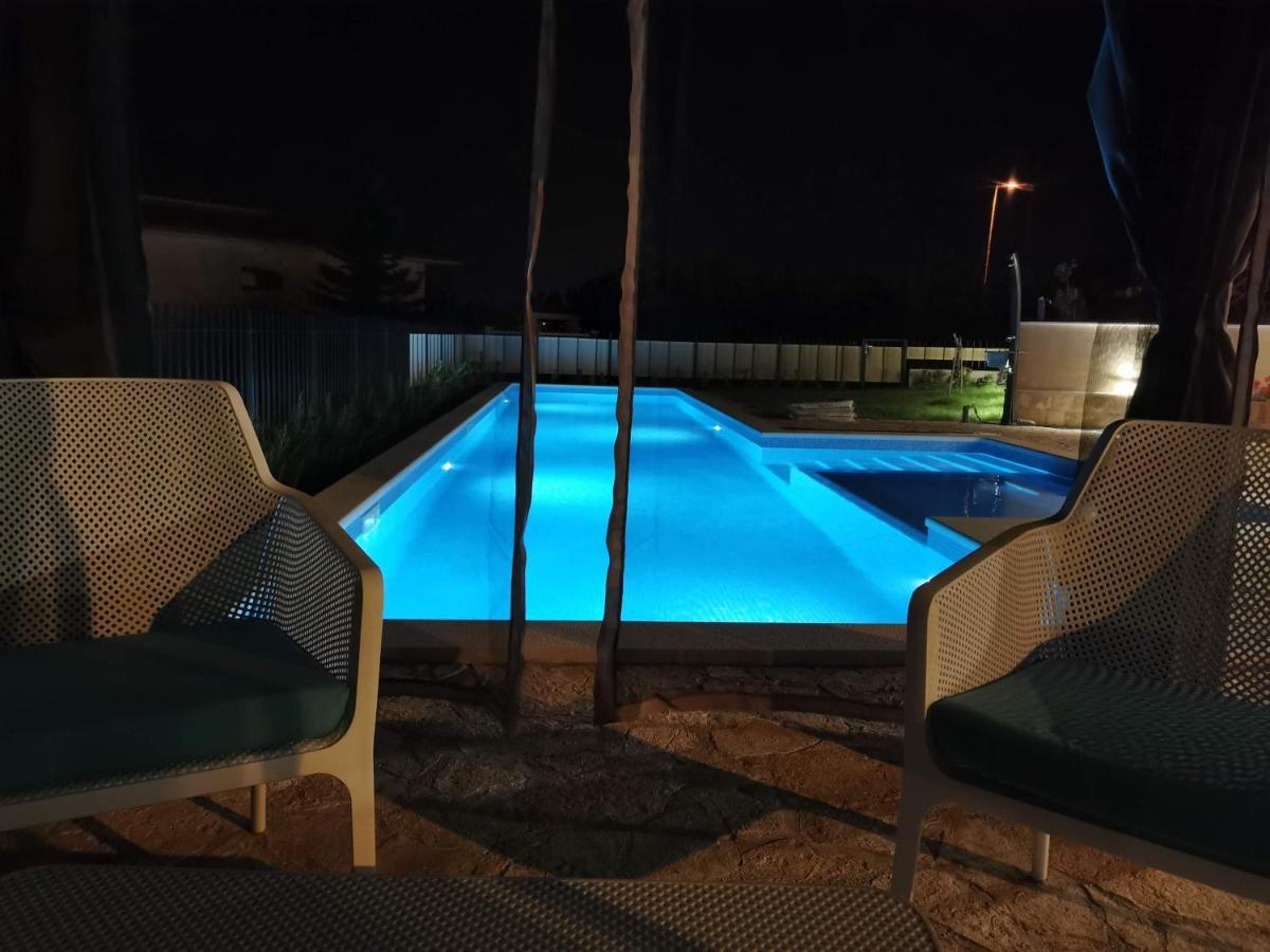 Villa Mater - Luxuriously Equipped Villa With A 15M Long Swimming Pool Žrnovnica Kültér fotó