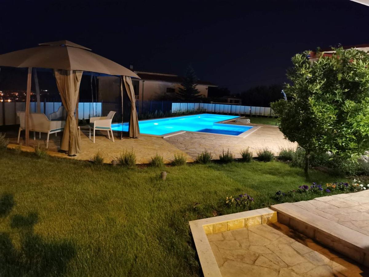 Villa Mater - Luxuriously Equipped Villa With A 15M Long Swimming Pool Žrnovnica Kültér fotó