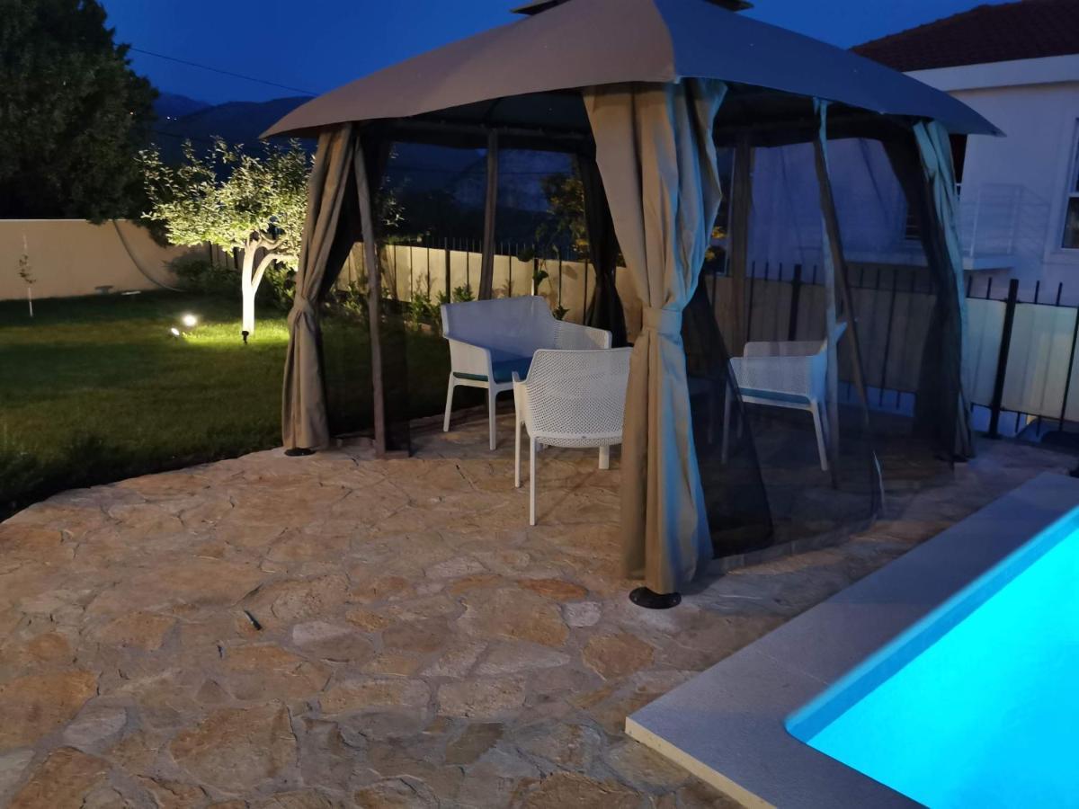 Villa Mater - Luxuriously Equipped Villa With A 15M Long Swimming Pool Žrnovnica Kültér fotó