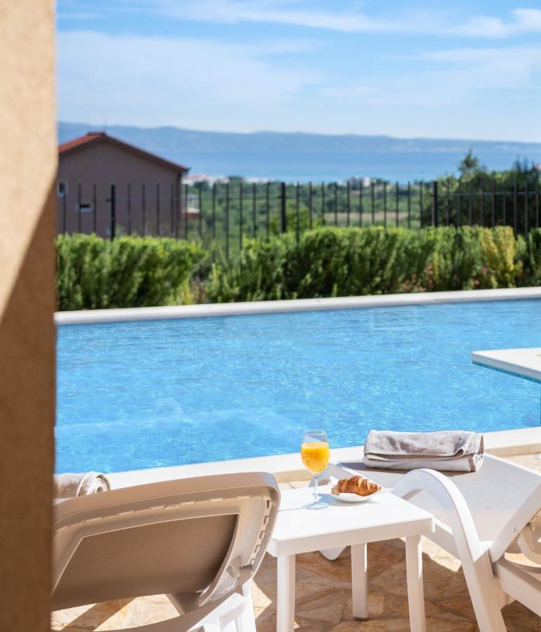 Villa Mater - Luxuriously Equipped Villa With A 15M Long Swimming Pool Žrnovnica Kültér fotó