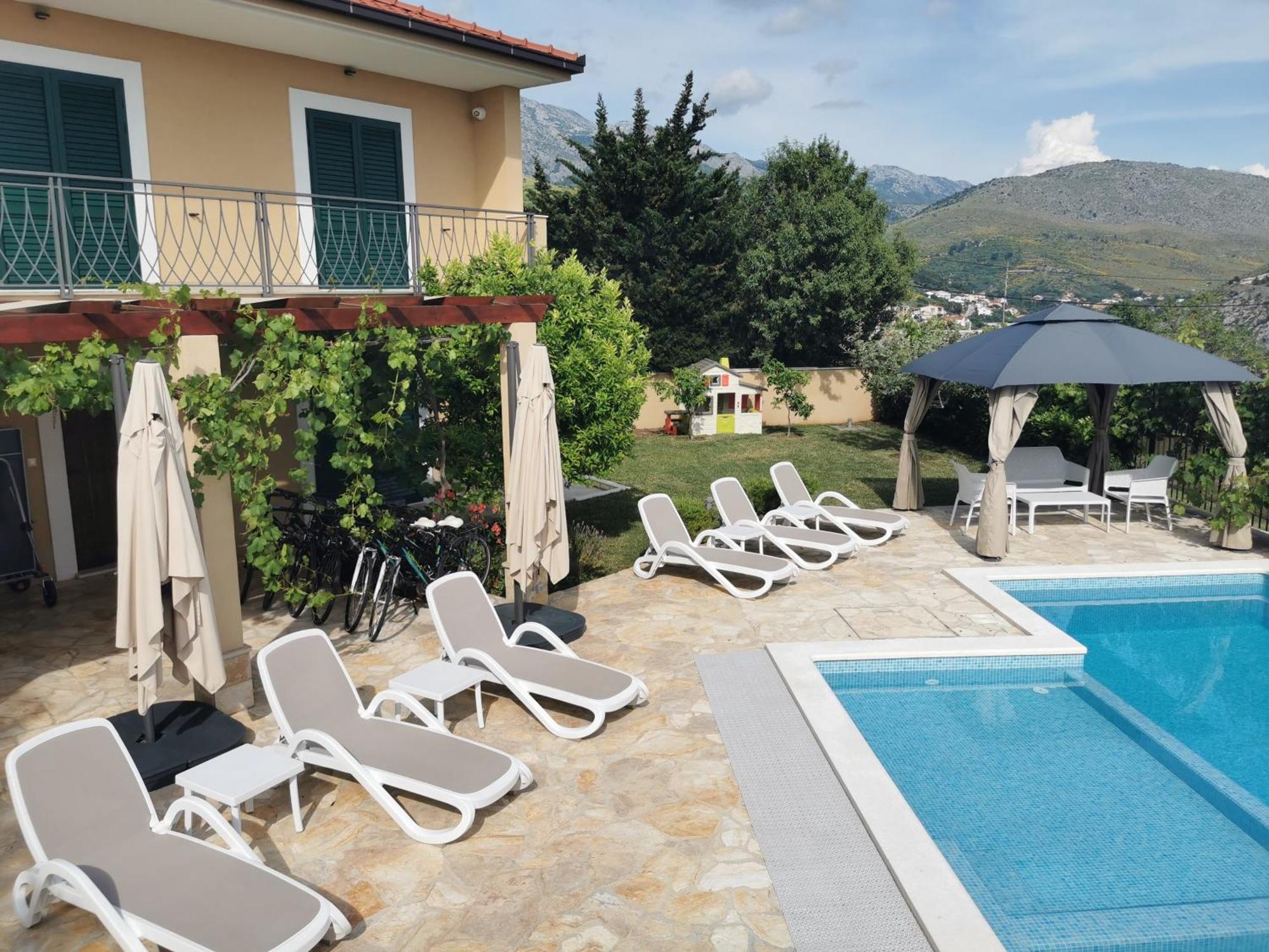 Villa Mater - Luxuriously Equipped Villa With A 15M Long Swimming Pool Žrnovnica Kültér fotó