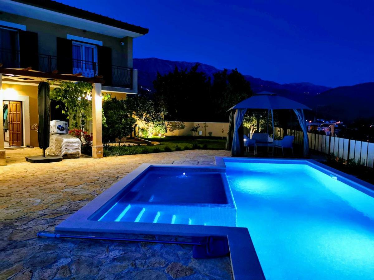 Villa Mater - Luxuriously Equipped Villa With A 15M Long Swimming Pool Žrnovnica Kültér fotó
